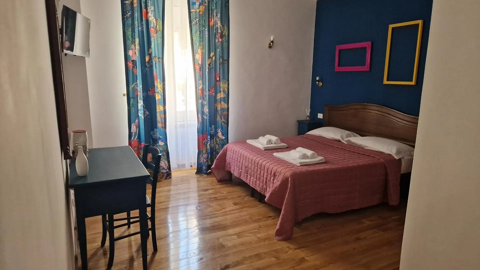 Pepe'S Place - Carlo Alberto Roma 0*,  İtalya
